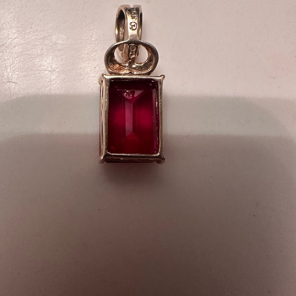 Elegant Ruby Pendant Necklace
Yellow Gold 10K - Picture 2 of 5